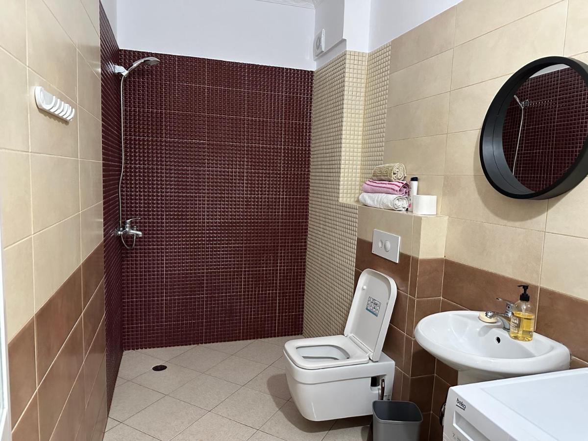 Beach Front Superior Apartment Durres Exterior photo